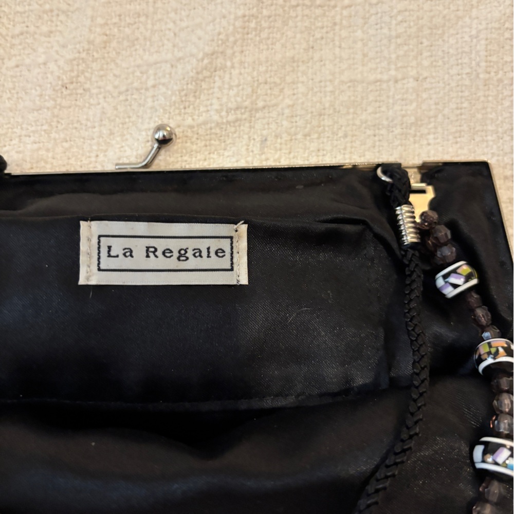 Le Régale Embroidered Floral Beaded Clutch with Beaded Strap & Clasp Close - Picture 8 of 8